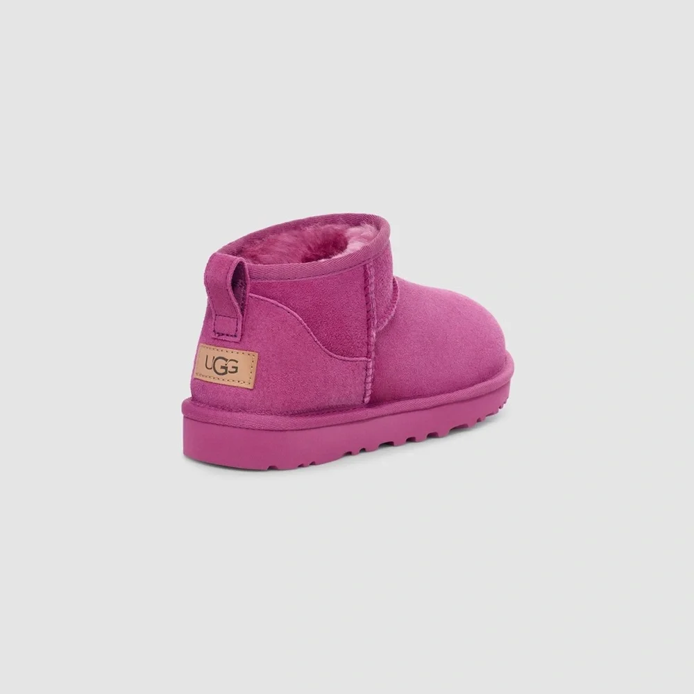 UGG | ✨NEW✨ Classic Ultra Mini in Mangosteen